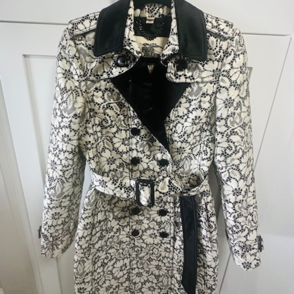 Burberry London Lace Pat. SILK/Plystr Trench Coat - MSRP. $1350.00 - SIZE 4 - Picture 1 of 16